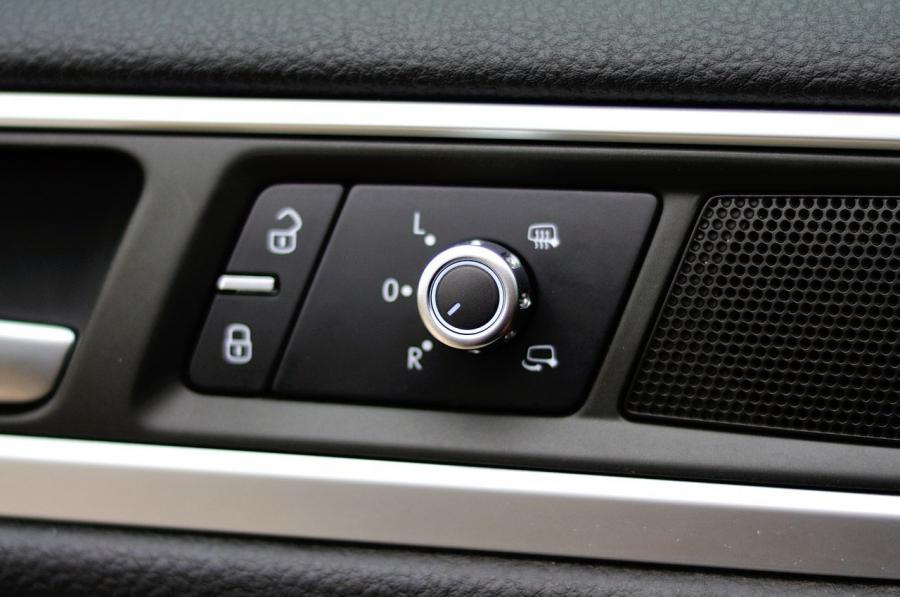 Volkswagen Touareg Hybrid 2012 года  (фото 8 из 42)